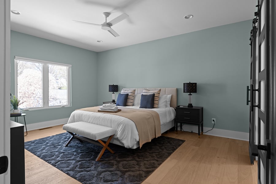 Bedroom 5 - King Bed (Air conditioning, Bed linens, Clothing storage, Hangers, Heating, and TV)