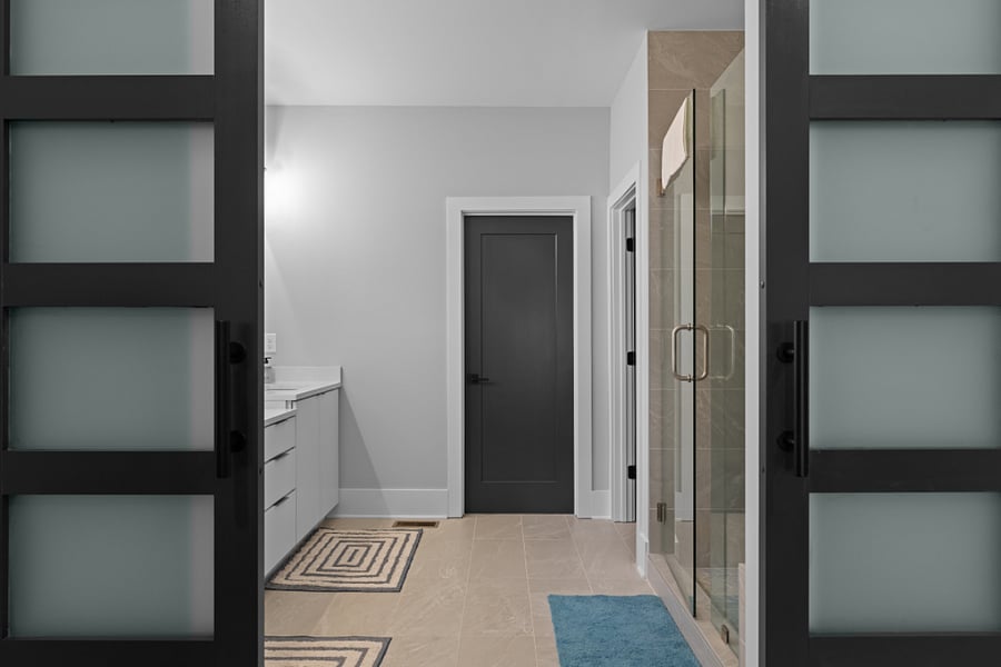 Full Bathroom 4 (Air conditioning, Body soap, Conditioner, Heating, Hot water, Shampoo, Shower gel)