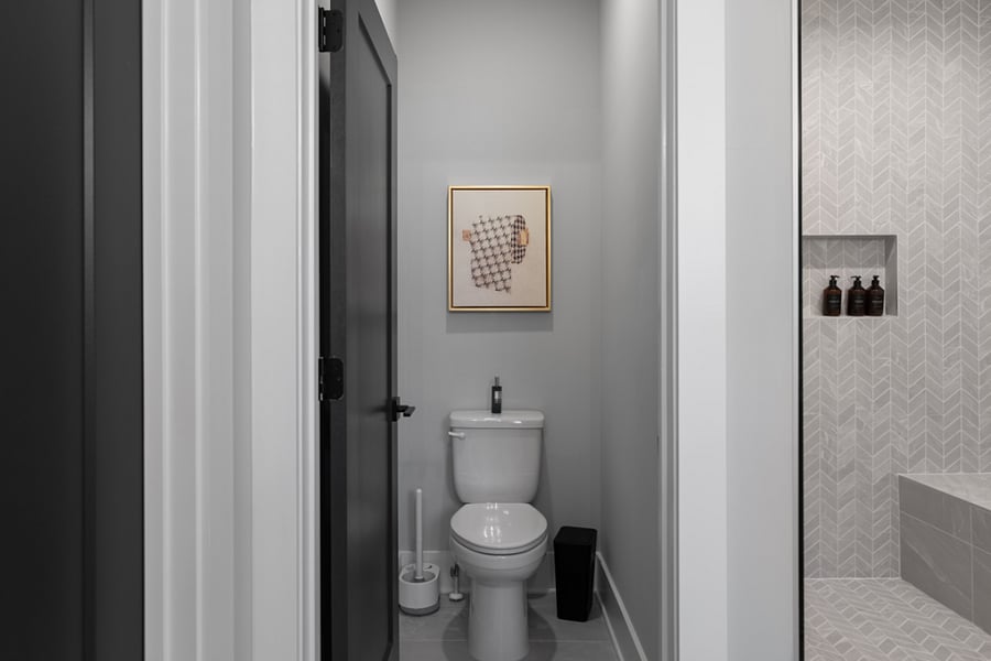 Full Bathroom 4 (Air conditioning, Body soap, Conditioner, Heating, Hot water, Shampoo, Shower gel)