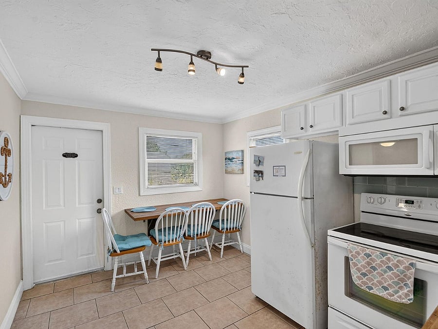 2/1 Kitchen
