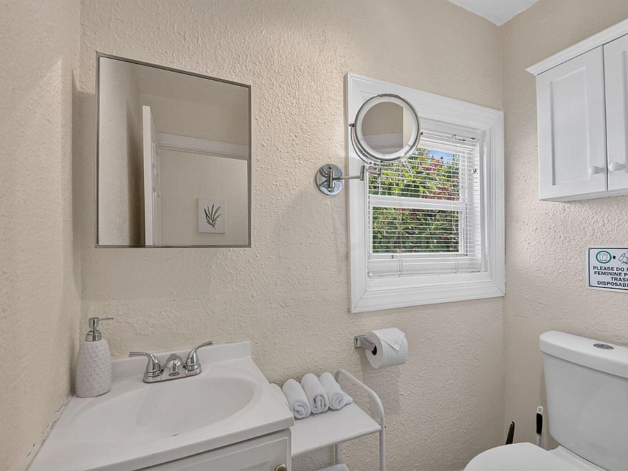 2/1 Full Bathroom