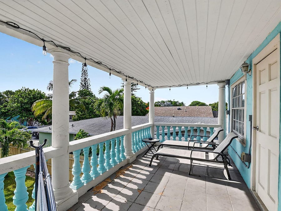 2/1 Private Balcony