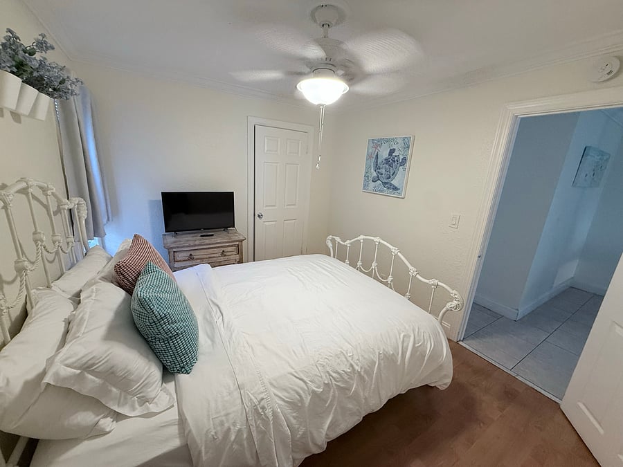 2/1 bedroom