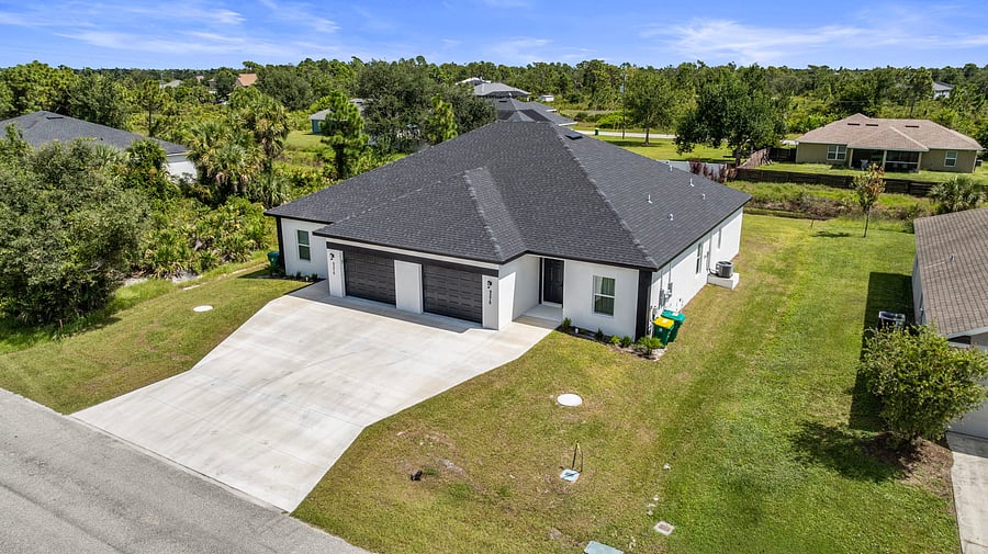 Furnished Finder property 1044643_1 photo 25