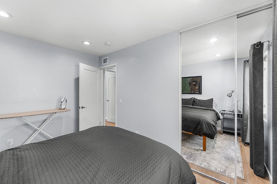 Guest bedroom