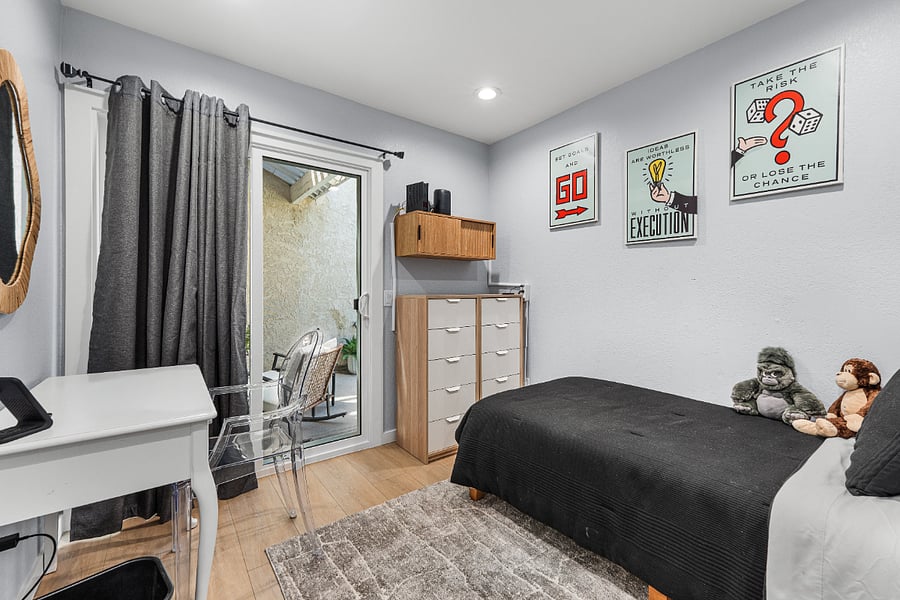 Office/bedroom