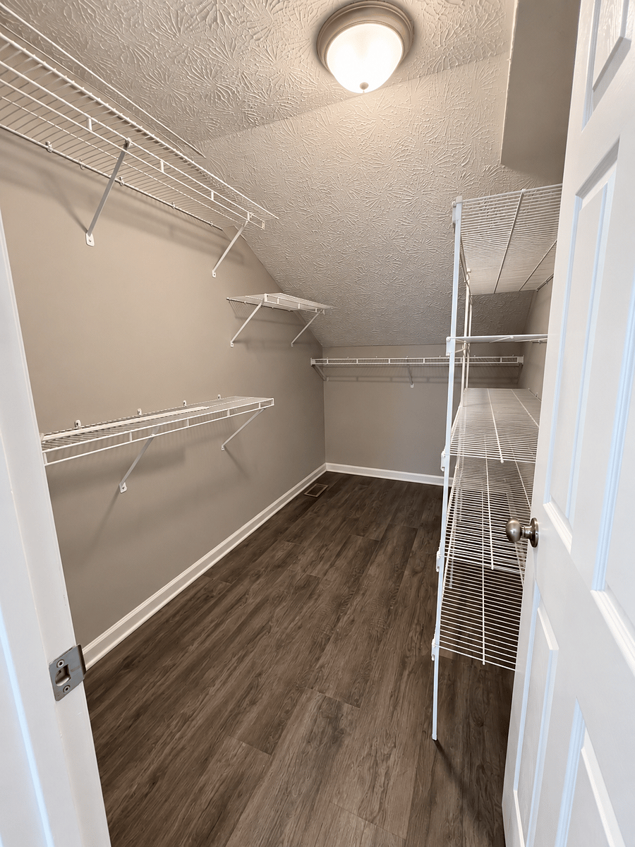 walk-in closet
