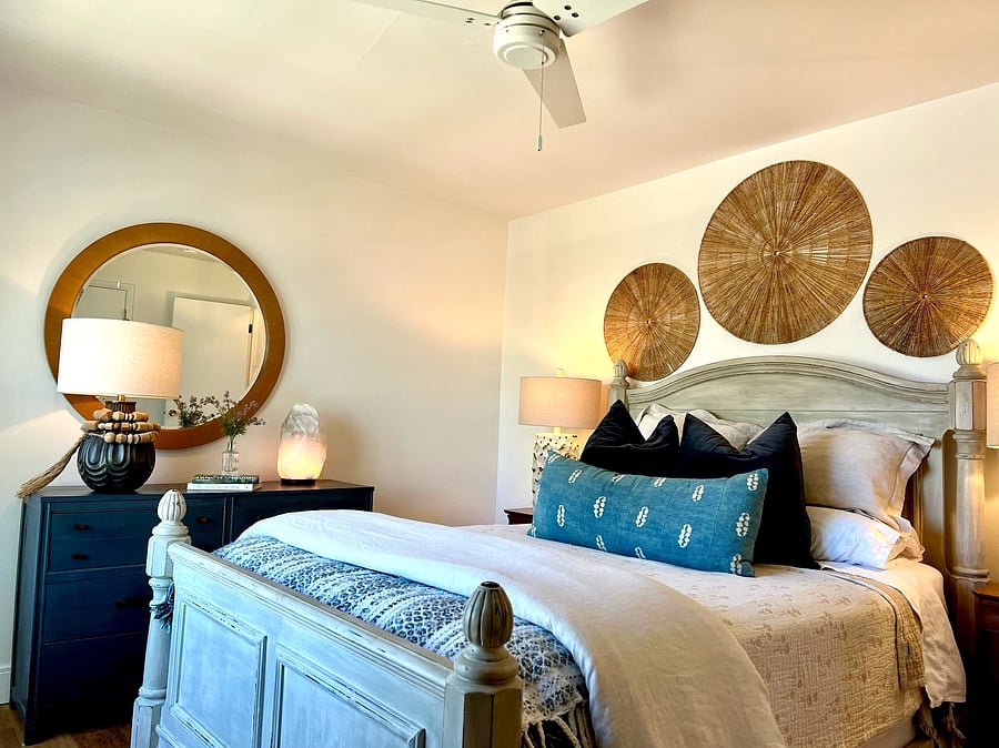 Primary bedroom with queen bed.