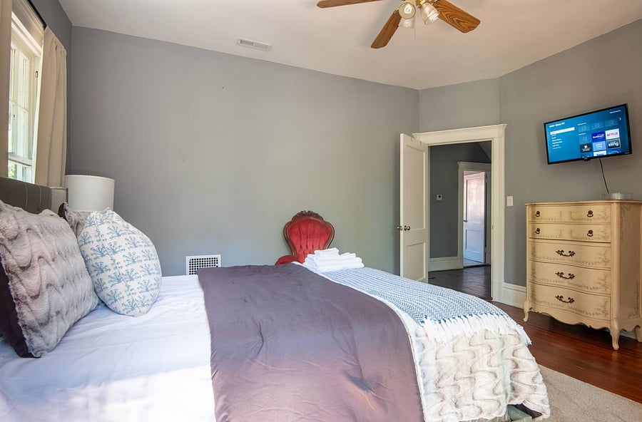 With a comfortable queen-size bed, a welcoming setup, and everything you need for a relaxing stay, this room is ready for your stay.