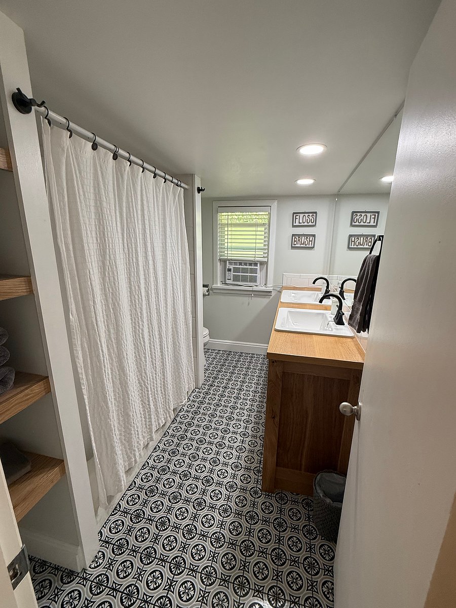 Upstairs Bathroom