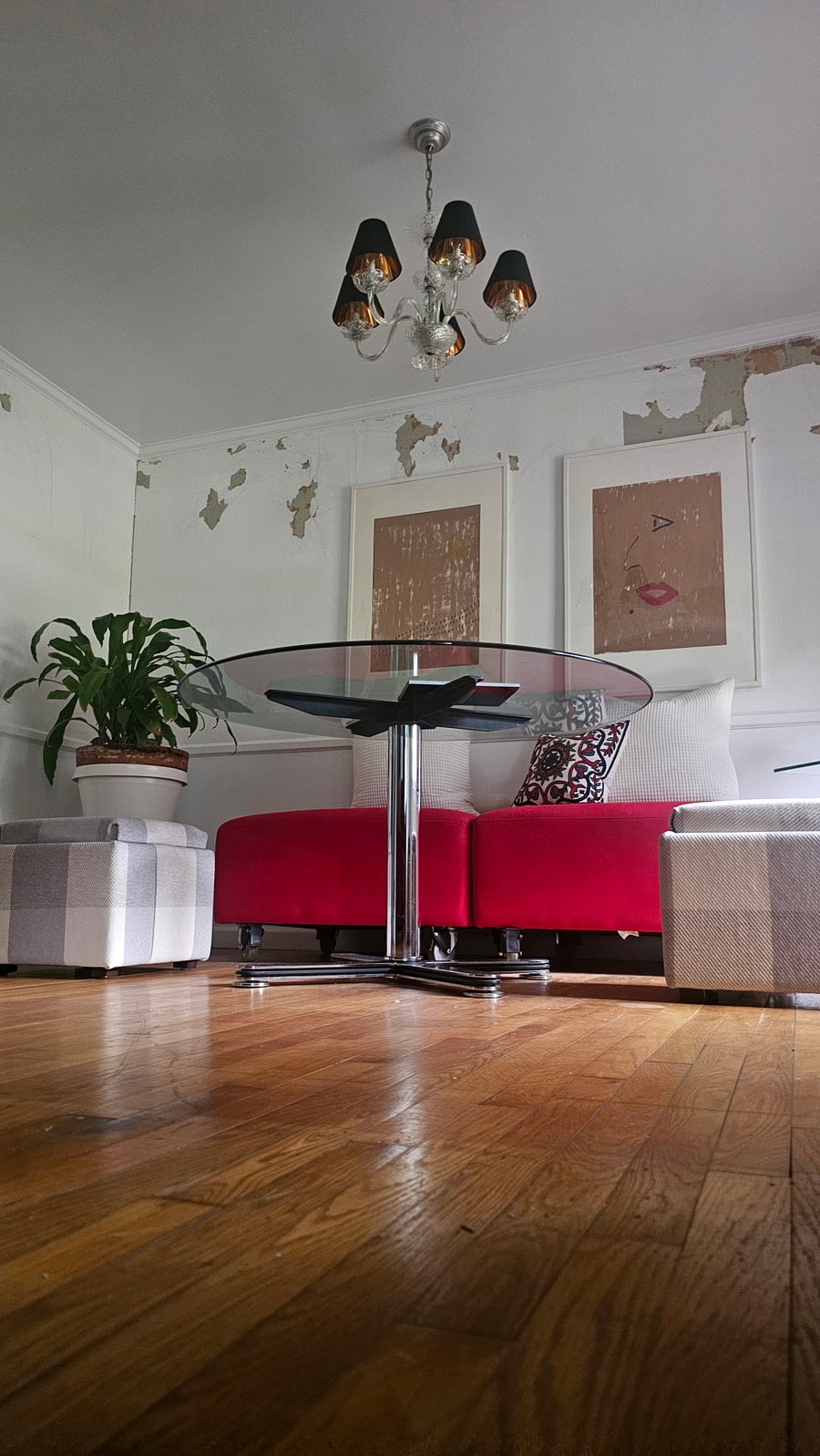 Dedicated dining space that works equally well for meals, studying, laptop work, or catching up on paperwork during your stay.
