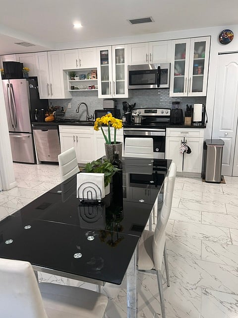 Furnished Finder property 1044867_1 photo 22