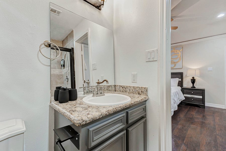 Furnished Finder property 1044930_1 photo 30