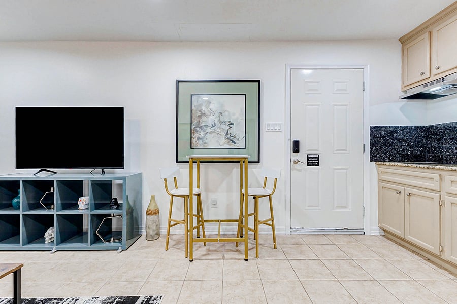 Furnished Finder property 1044930_3 photo 8