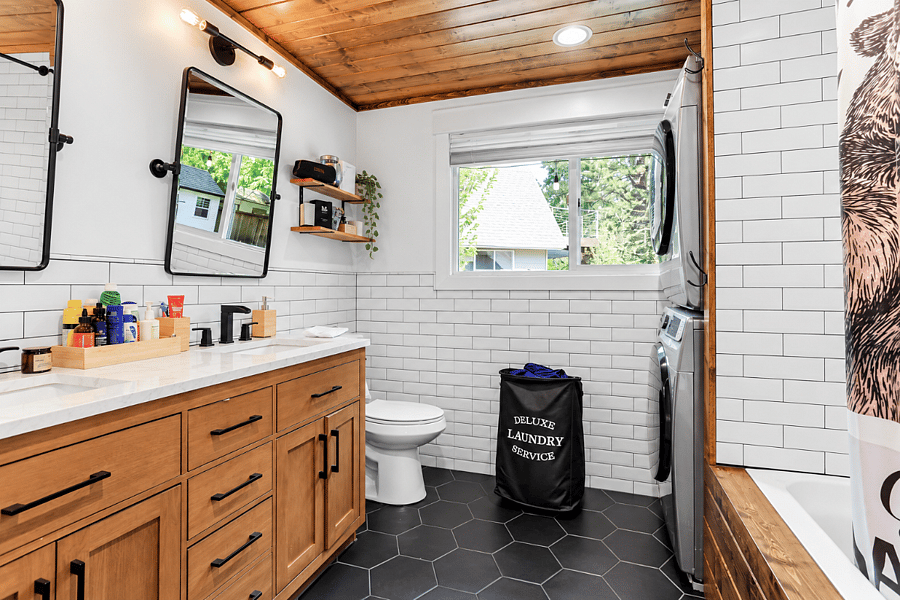 Master Bedroom Ensuite Bathroom - heated floors
