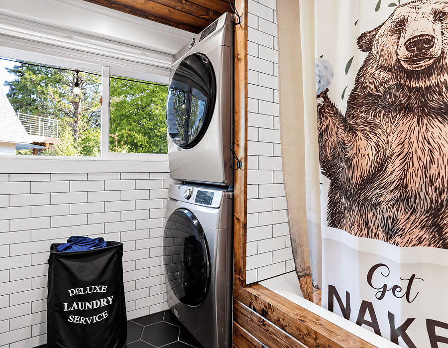 Master Bedroom Ensuite Bathroom - Washer Dryer