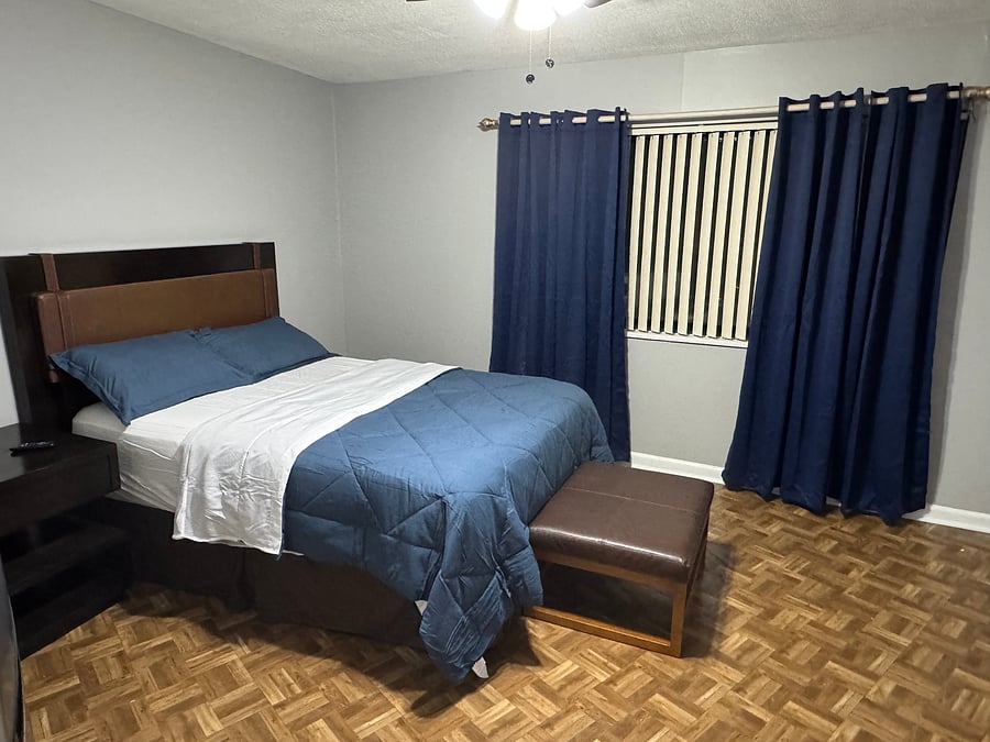 Bedroom 2 - Large