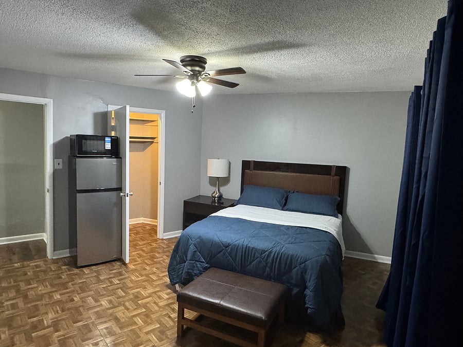 Bedroom 2 - Large