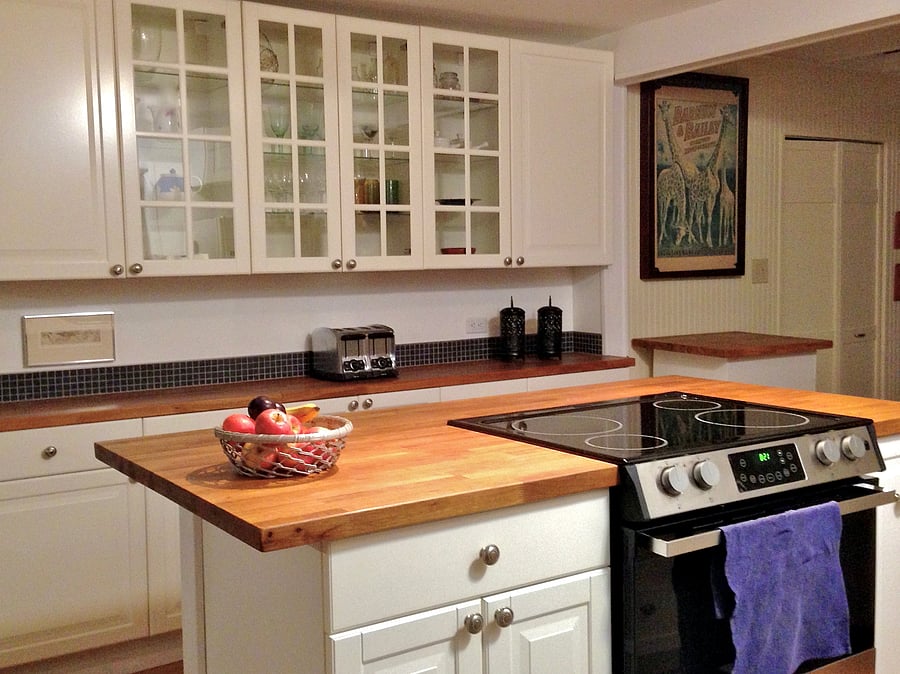 Electric oven and stove top.