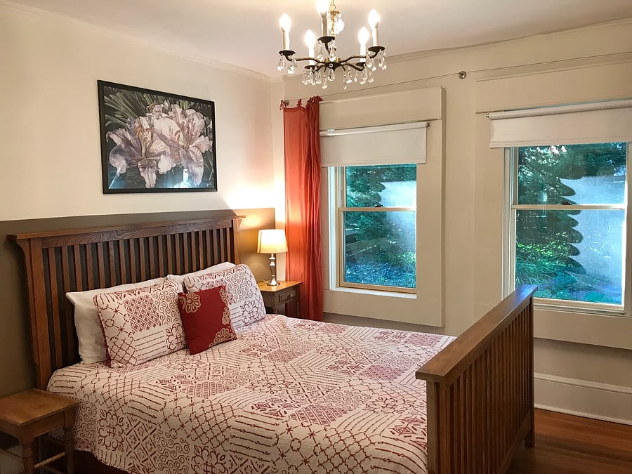 Queen bedroom with large closet.