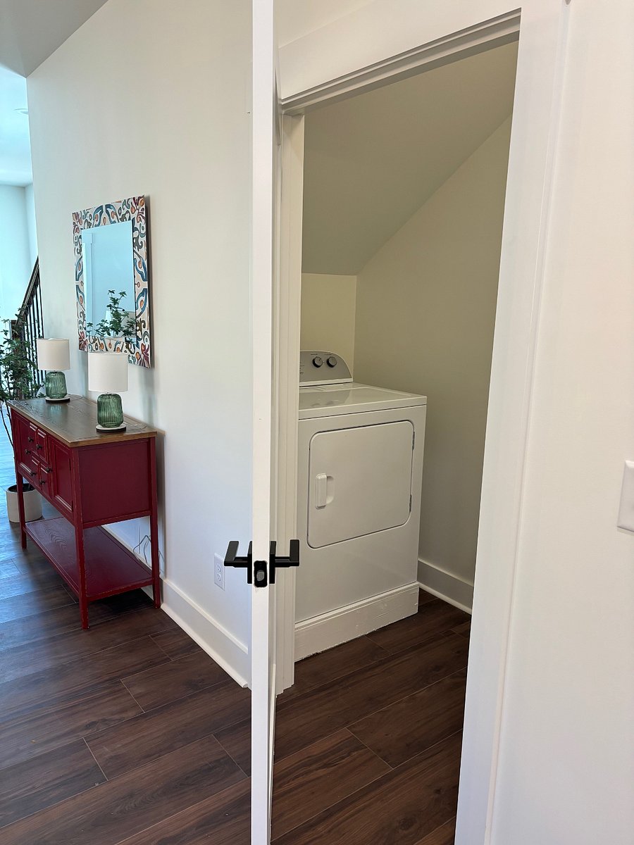 Furnished Finder property 1045097_1 photo 10