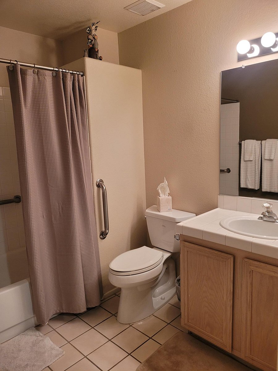 Comfort Height Toilet with Soft Close Lid
Private Bathroom 2 of 3