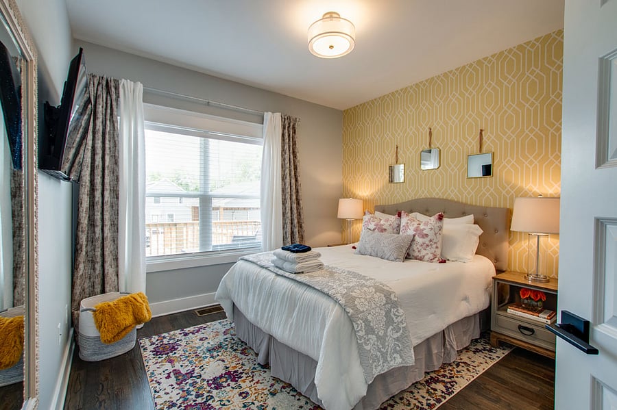 downstairs bedroom. King Bed