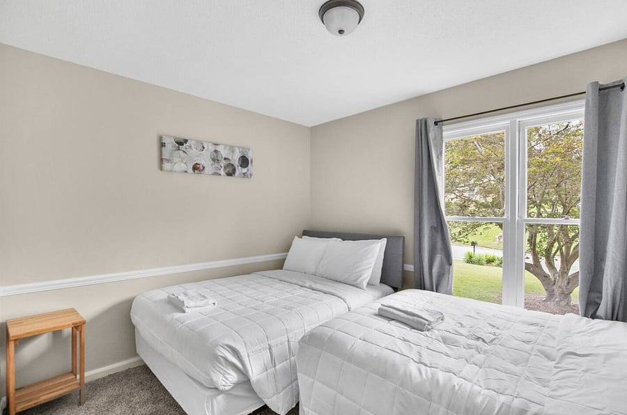 This double full bedroom is designed with both comfort and flexibility in mind, offering plenty of space to settle in. Whether you're traveling with friends or family, it's a restful retreat at the end of a full day.