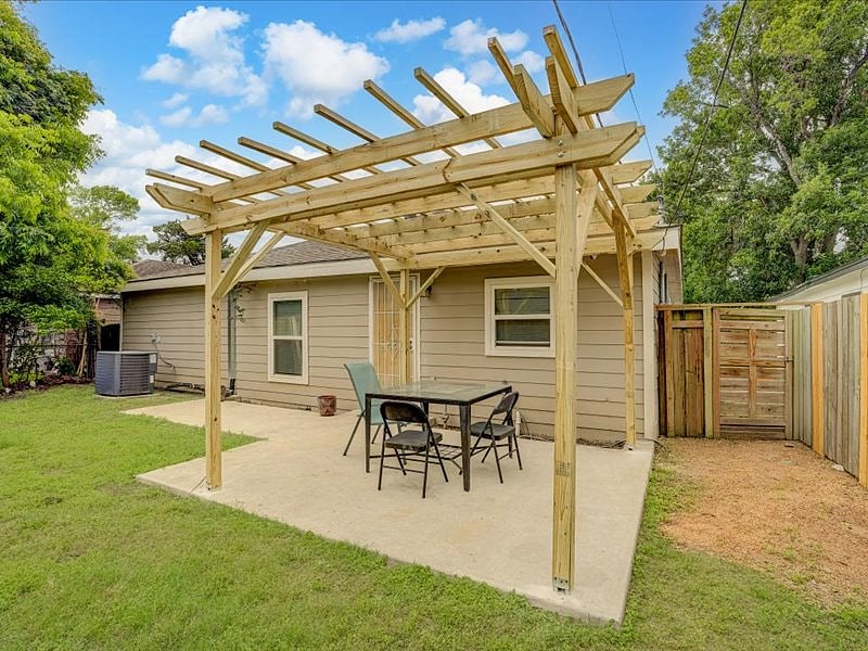 Charming patio with pergola
