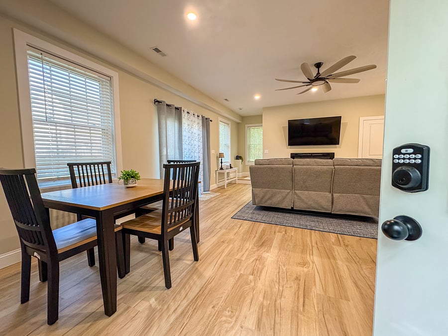 Furnished Finder property 1045695_1 photo 25