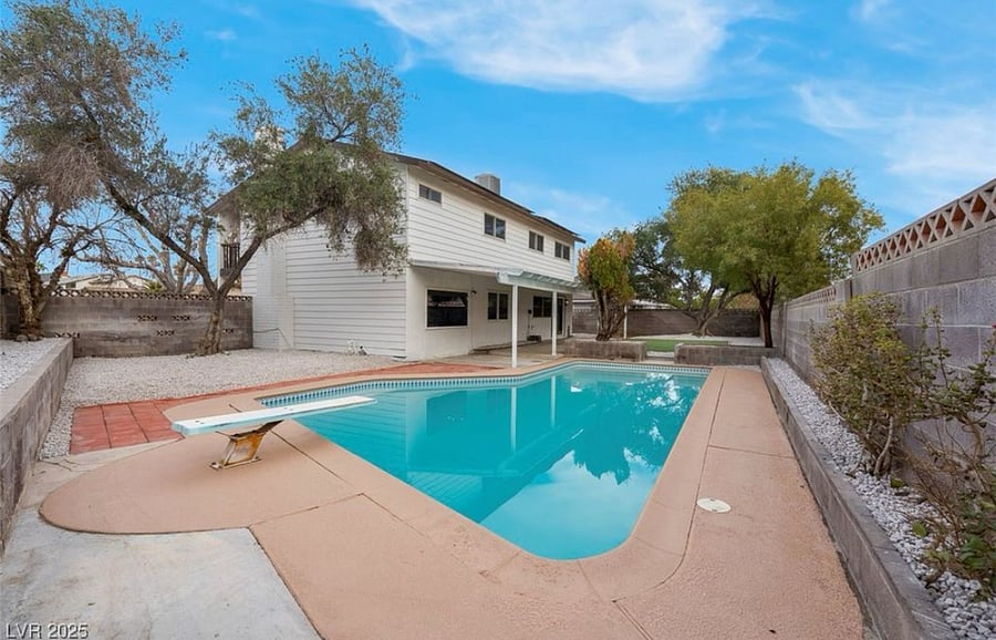 Furnished Finder property 1045785_1 photo 3