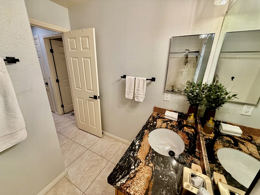 Furnished Finder property 1045793_1 photo 30