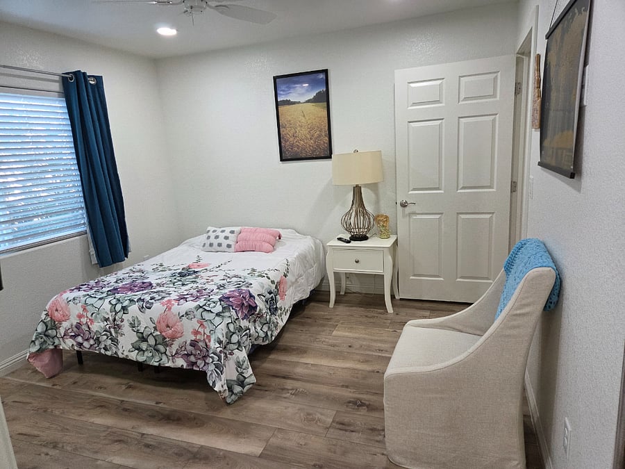 Furnished Finder property 1045804_1 photo 11