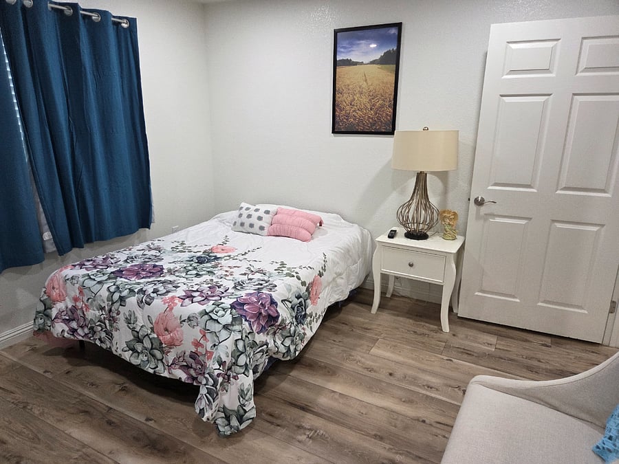 Furnished Finder property 1045804_1 photo 12