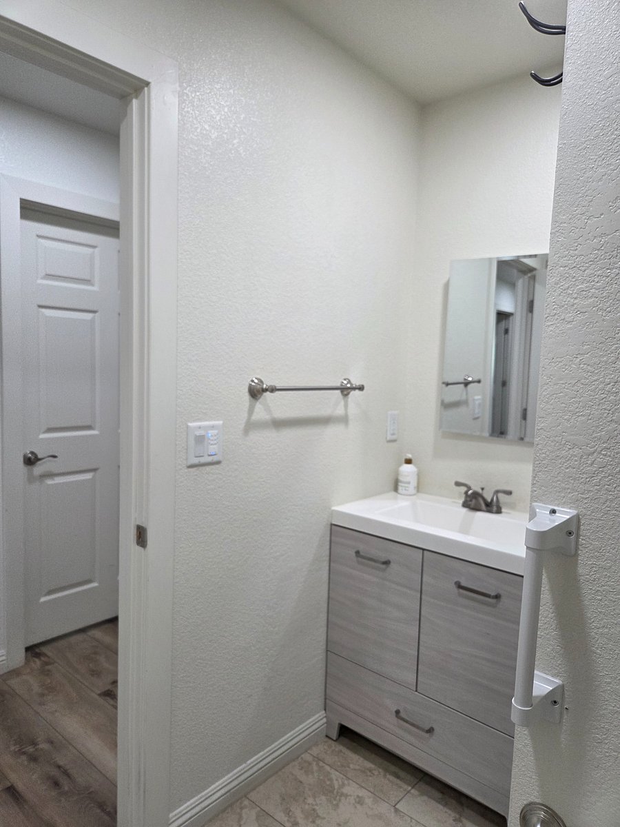 Furnished Finder property 1045804_1 photo 31