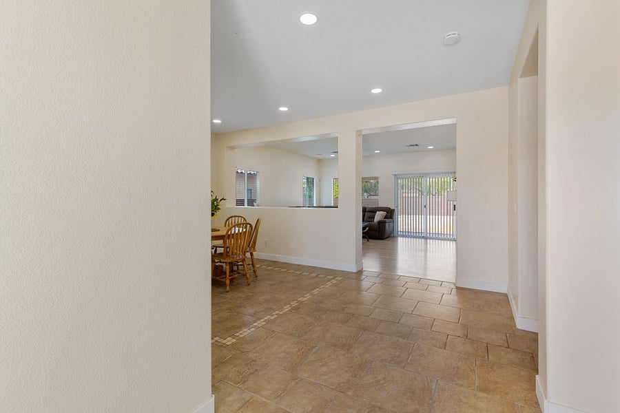 Furnished Finder property 1045817_1 photo 3