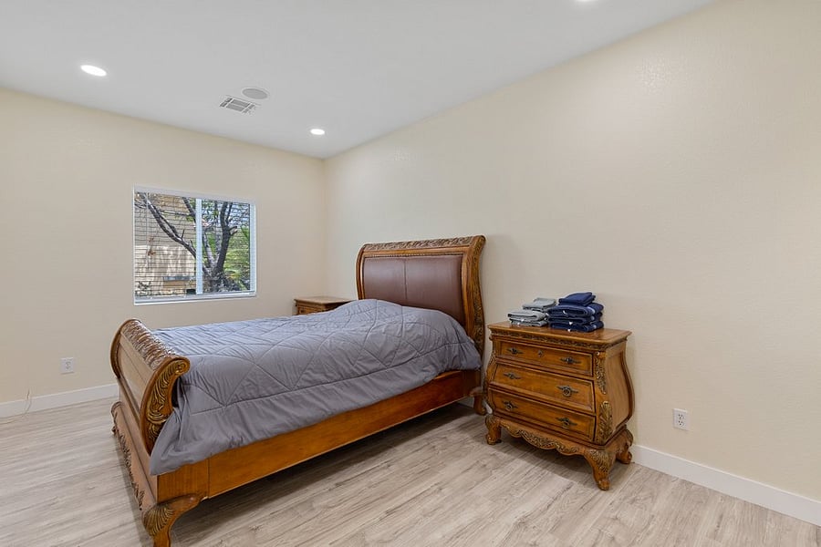 Furnished Finder property 1045817_1 photo 23