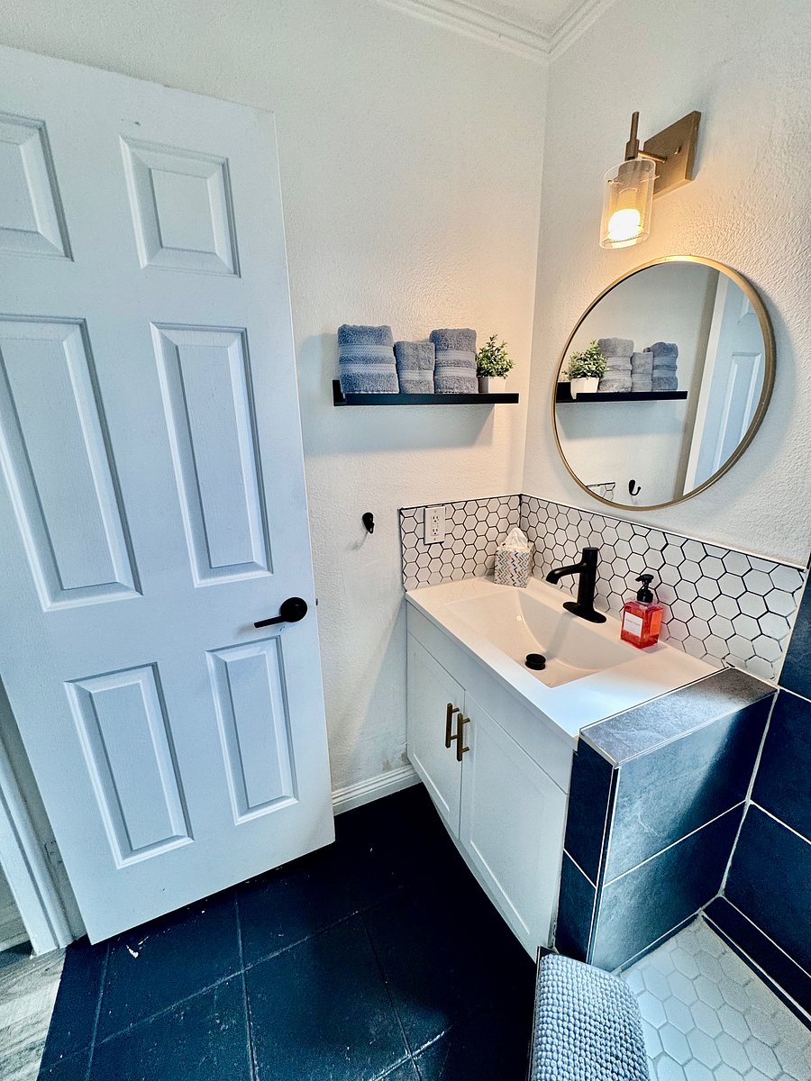 Furnished Finder property 1045849_1 photo 29