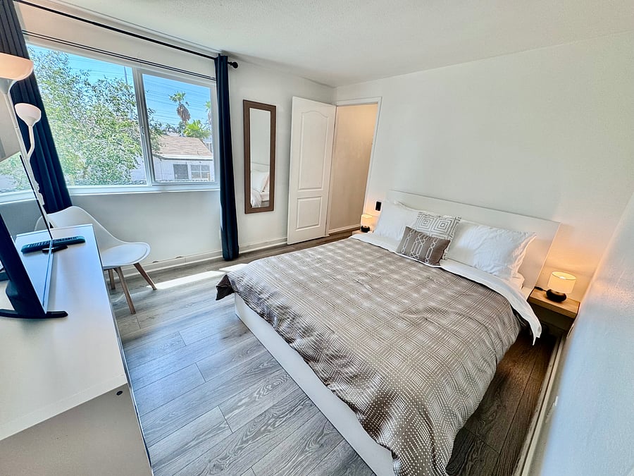 Furnished Finder property 1045849_1 photo 38