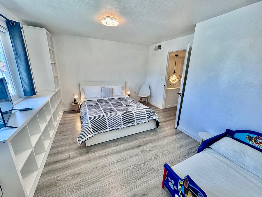 Furnished Finder property 1045849_1 photo 36