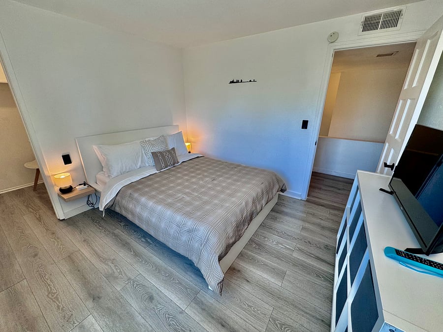 Furnished Finder property 1045849_1 photo 40