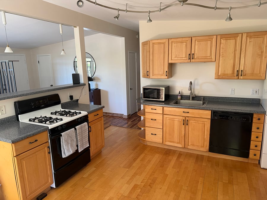 Furnished Finder property 1045859_1 photo 3