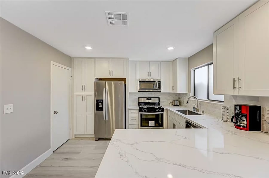 Furnished Finder property 1045874_1 photo 6