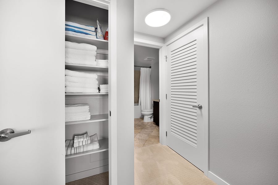 Hallway leading to 2nd bathroom & bedroom on the opposite side of the condo