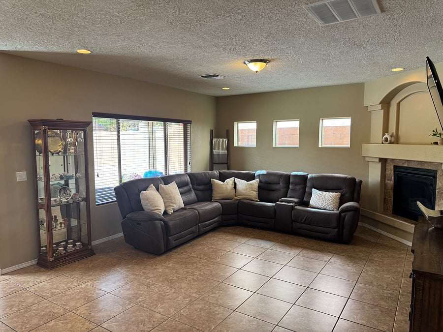 Furnished Finder property 1046008_1 photo 3