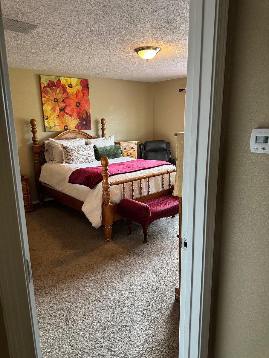 Furnished Finder property 1046008_1 photo 12