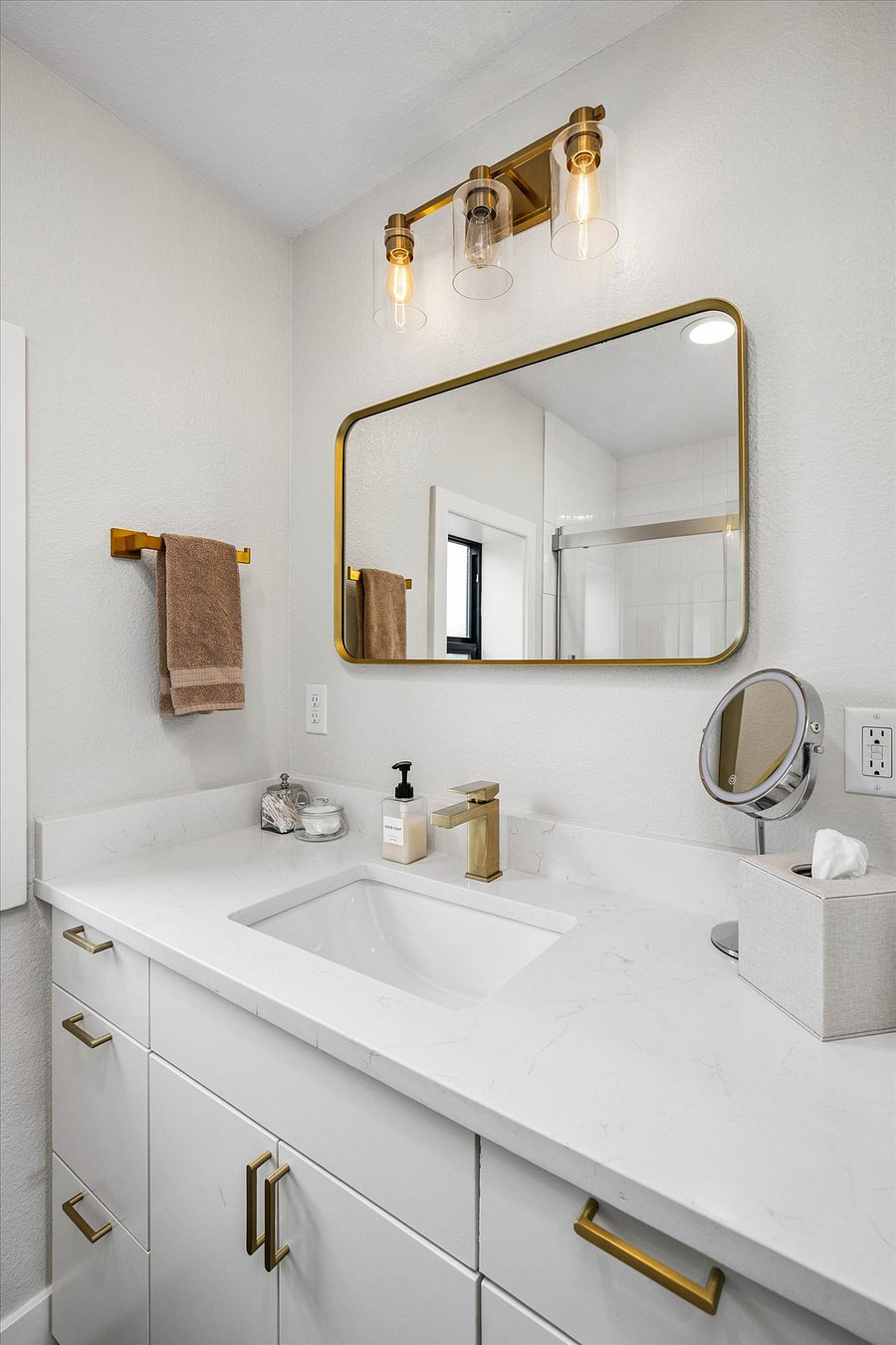 Furnished Finder property 1046055_1 photo 36