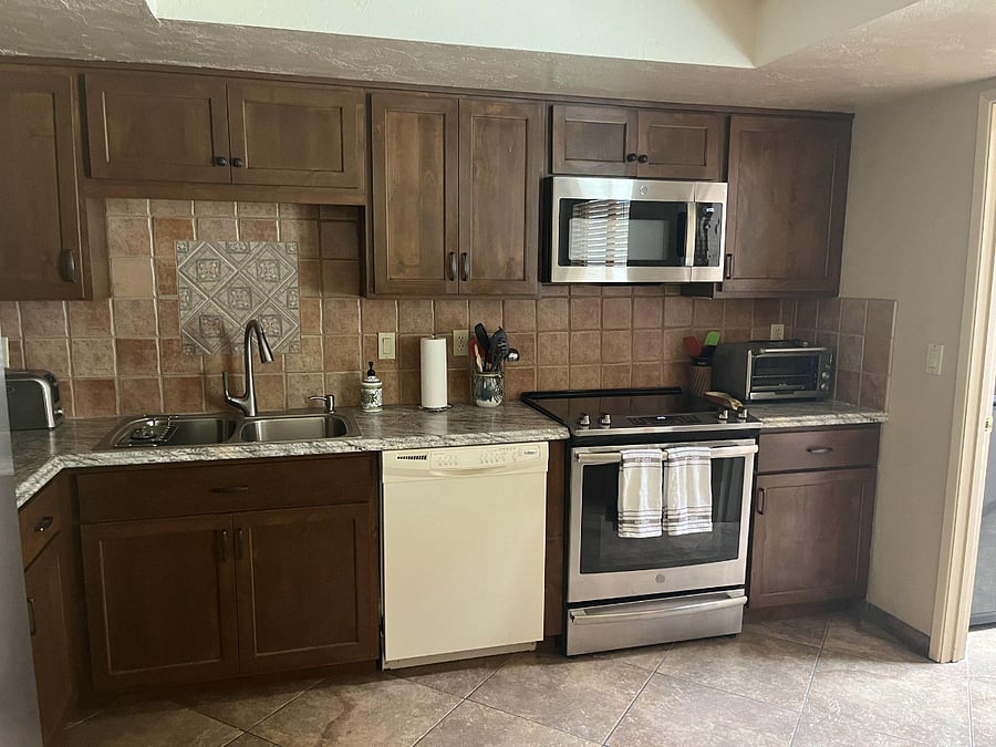 Furnished Finder property 1046082_1 photo 3