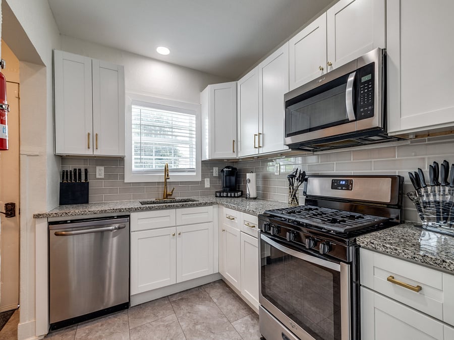 Furnished Finder property 1046112_1 photo 28