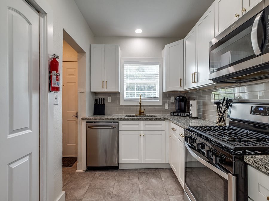 Furnished Finder property 1046112_1 photo 29